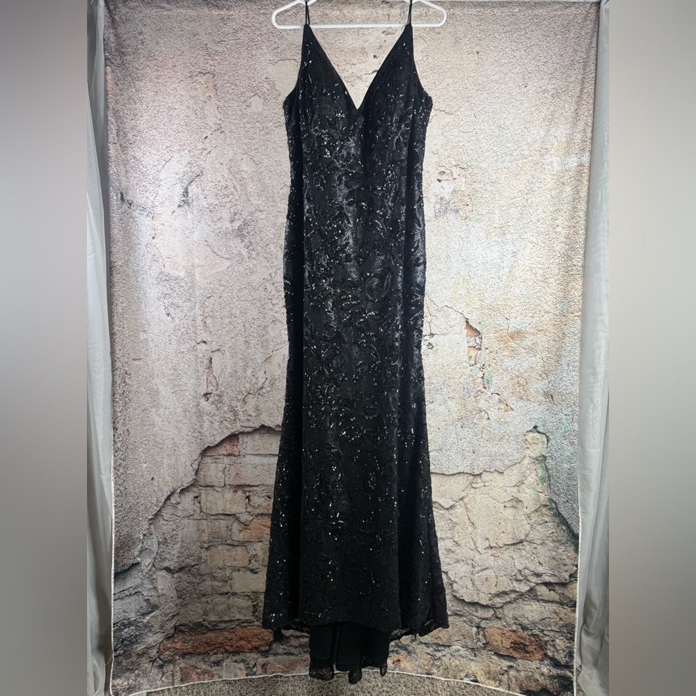 Elegant Black Evening Dress size 18   C73